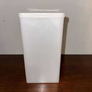 Tupperware 8"x4" Lid‎ / Seal/Insert